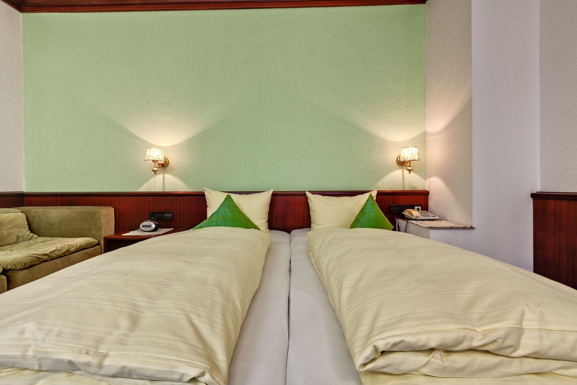 Hotel Lamm Remshalden ภายนอก รูปภาพ